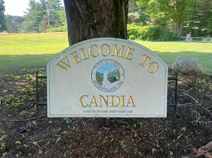 Welcome to Candia sign